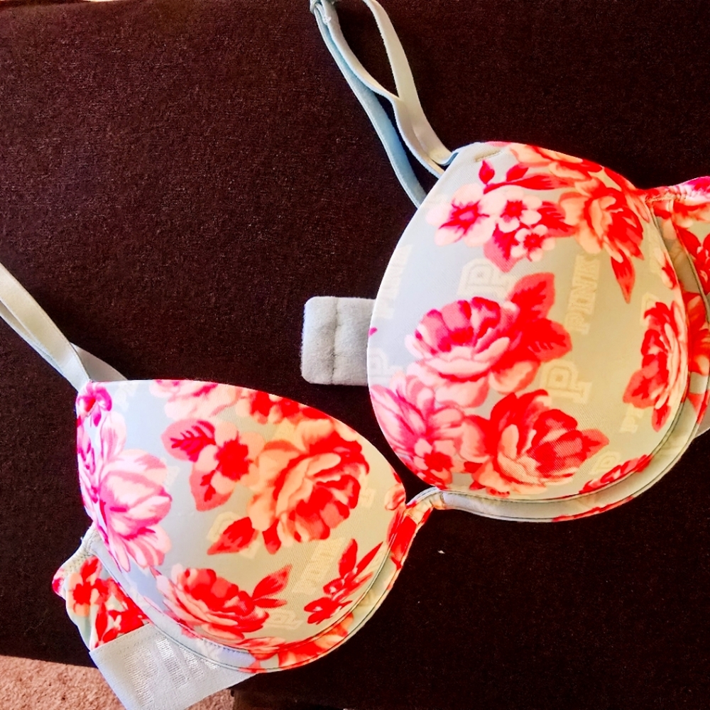 Victorias Secrets PINK pushup bra